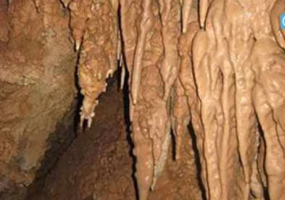 غار بتو