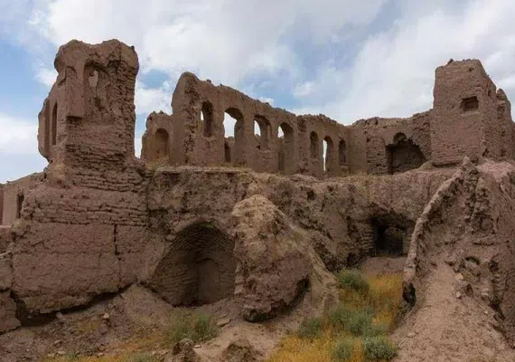 قلعه لک لک آشیان نیشابور