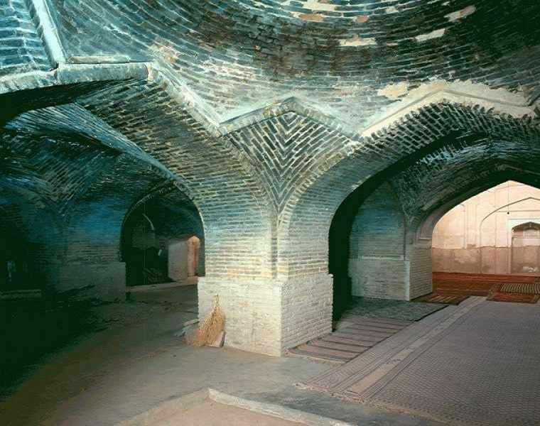 باشکوه ترین مسجد درمیان