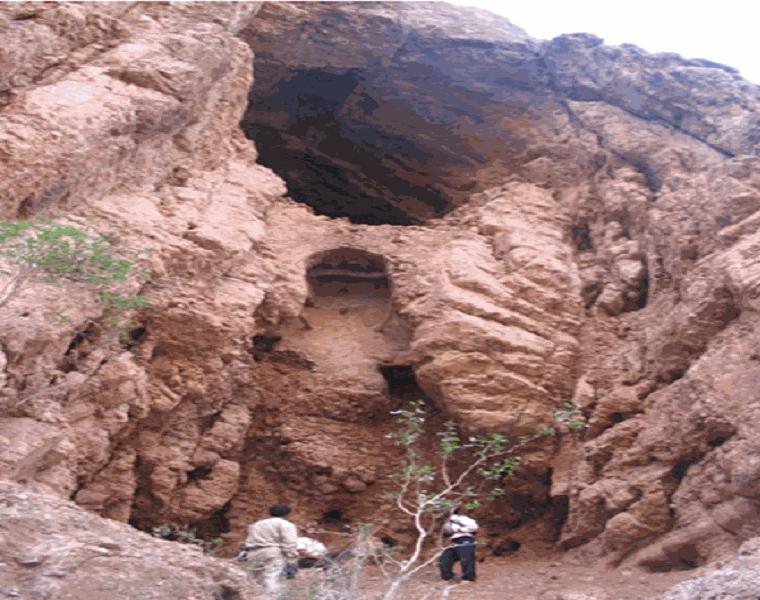 غار پهلوان و دره تنگه تیگاب