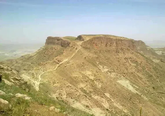بقایای ارگ فرود کلات