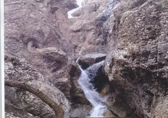 آبشار بید و غار اژدر