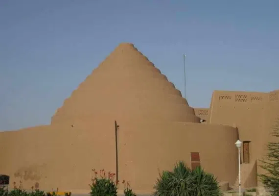 یخدان مویدی