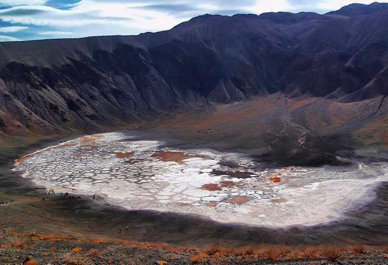 دهانه های آتشفشانی راین