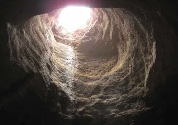 غار چاه دریا