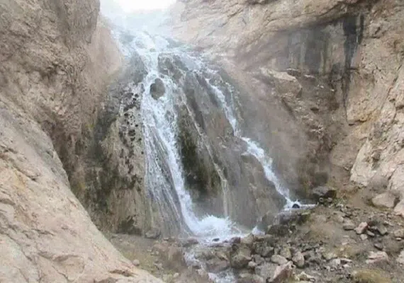 آبشار فیض آباد