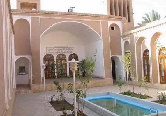 خانه ی آیت الله خاتمی(موزه ی رجال و مفاخر)