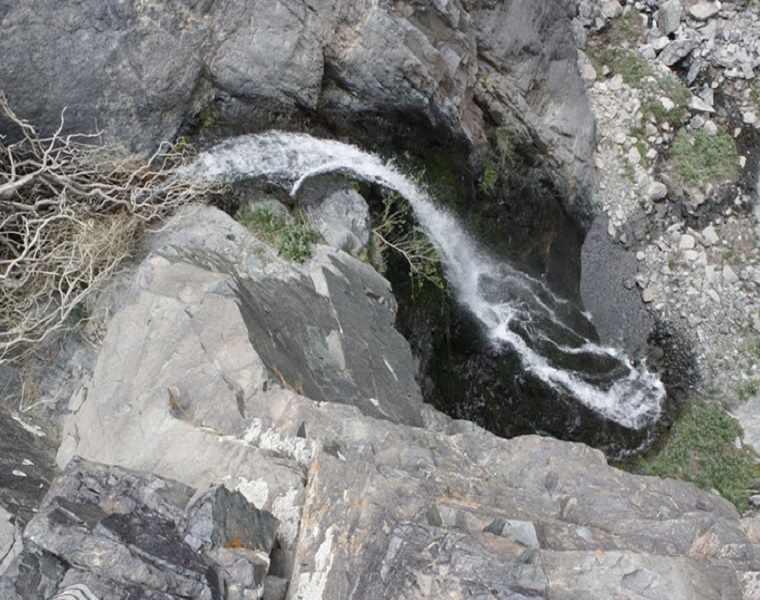 آبشار طویل کوه شاه رابر