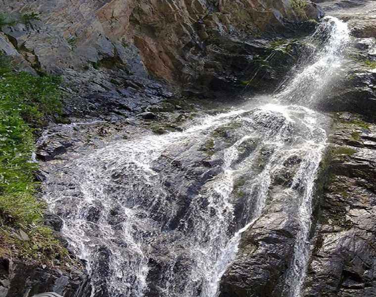 آبشار طویل کوه شاه رابر