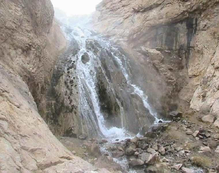 آبشار فیض آباد