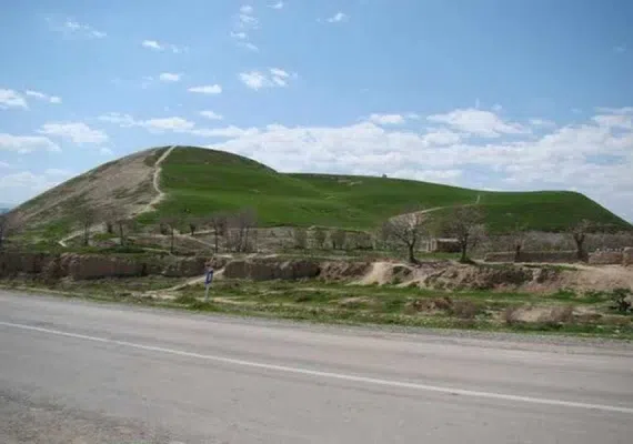 یارم تپه تاریخی درگز