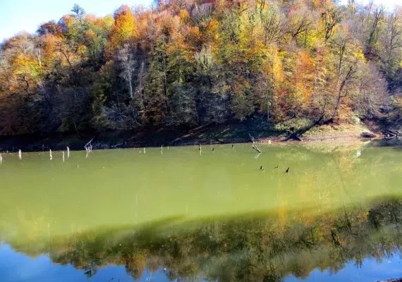 دریاچه دیدنی الندان