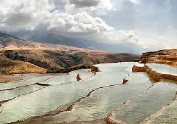 چشمه ی زیبای باداب سورت