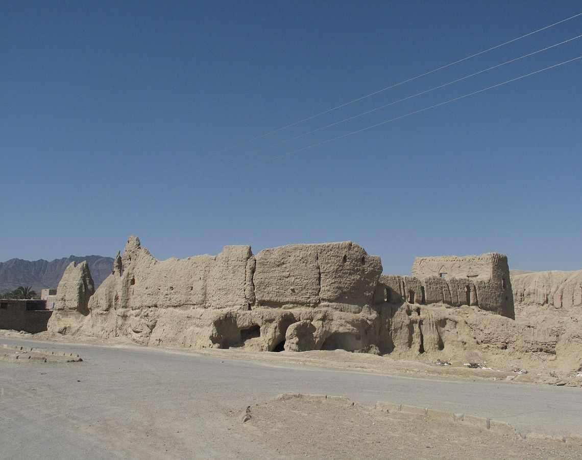 قلعه دِزَّک (سراوان)