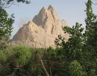 غار ها و پناهگاه های قلعه بزی شهرستان مبارکه