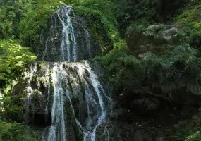 آبشار لاشو کجاست