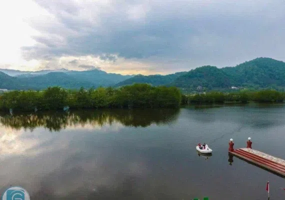 تالاب استیل