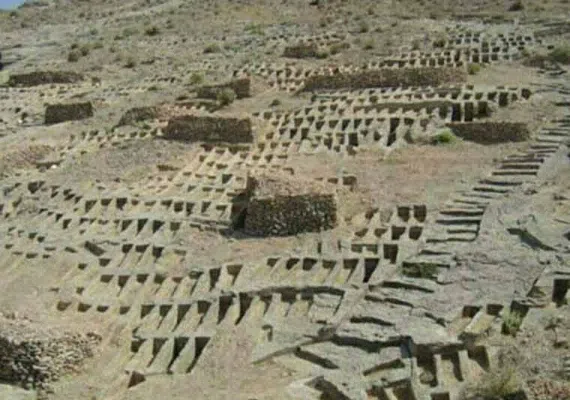 گورستان صخره ای سیراف، شگفت انگیز ترین گورستان و گورستان تمدن ها