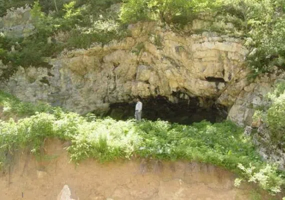 مجمومه غارهای کیارام، از قدیمی ترین غارهای ایران