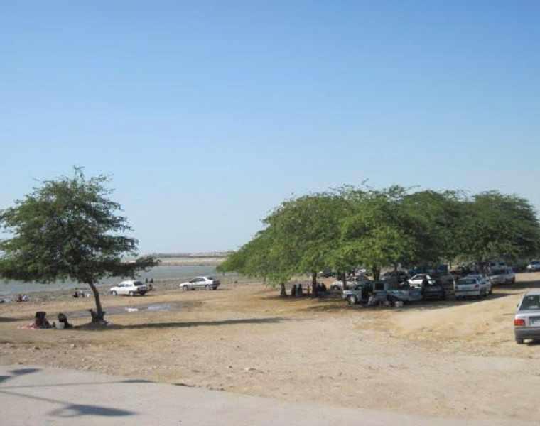 دفن متفاوت اجساد در گورستان شغاب