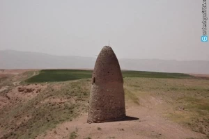 میل خوئین، بنایی خاص در روستایی تاریخی