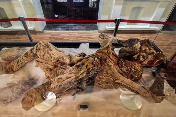 مردان نمکی، مومیایی های چند هزار ساله