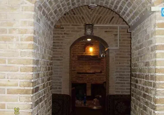 کاروانسرای سنگی، کاروانسرایی از عهد صفویه