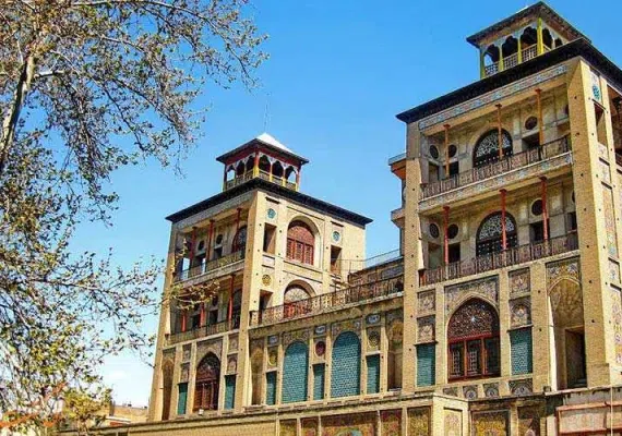 کاخ تاریخی سرخه حصار