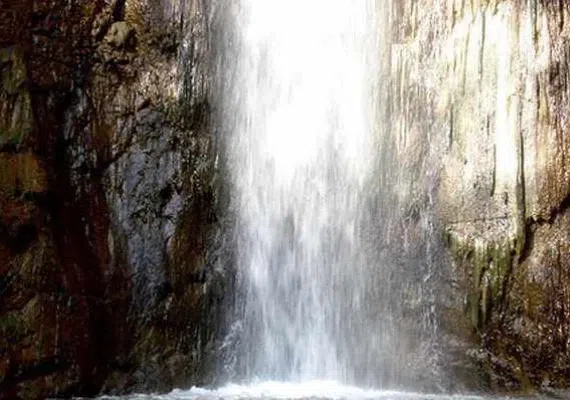 آبشار سرخه میشه