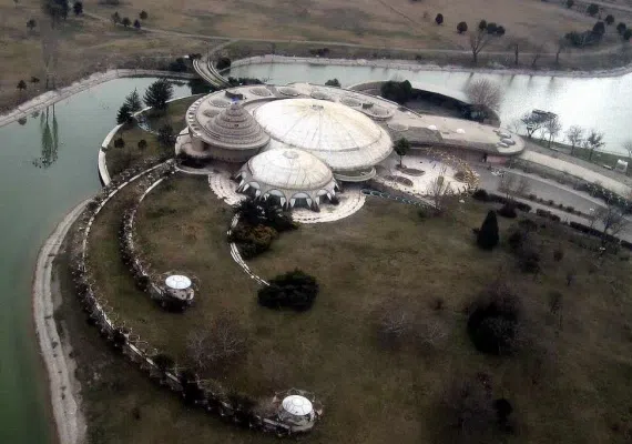 کاخ مروارید، معماری منحصربفردی به شکل صدف