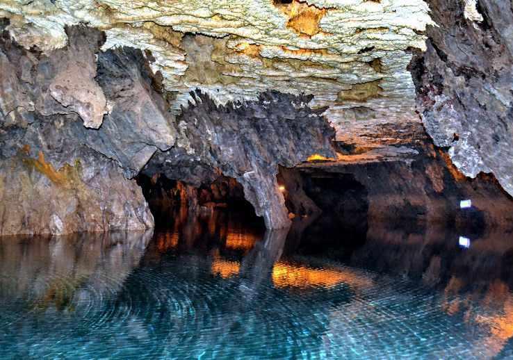 غار علیصدر یا علی سد، از معروف ترین غارهای جهان