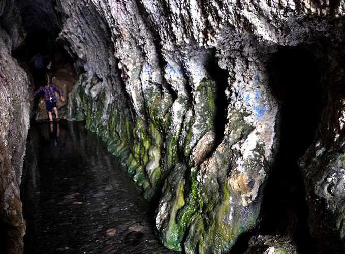 آبشار وغار زیبای لادیز