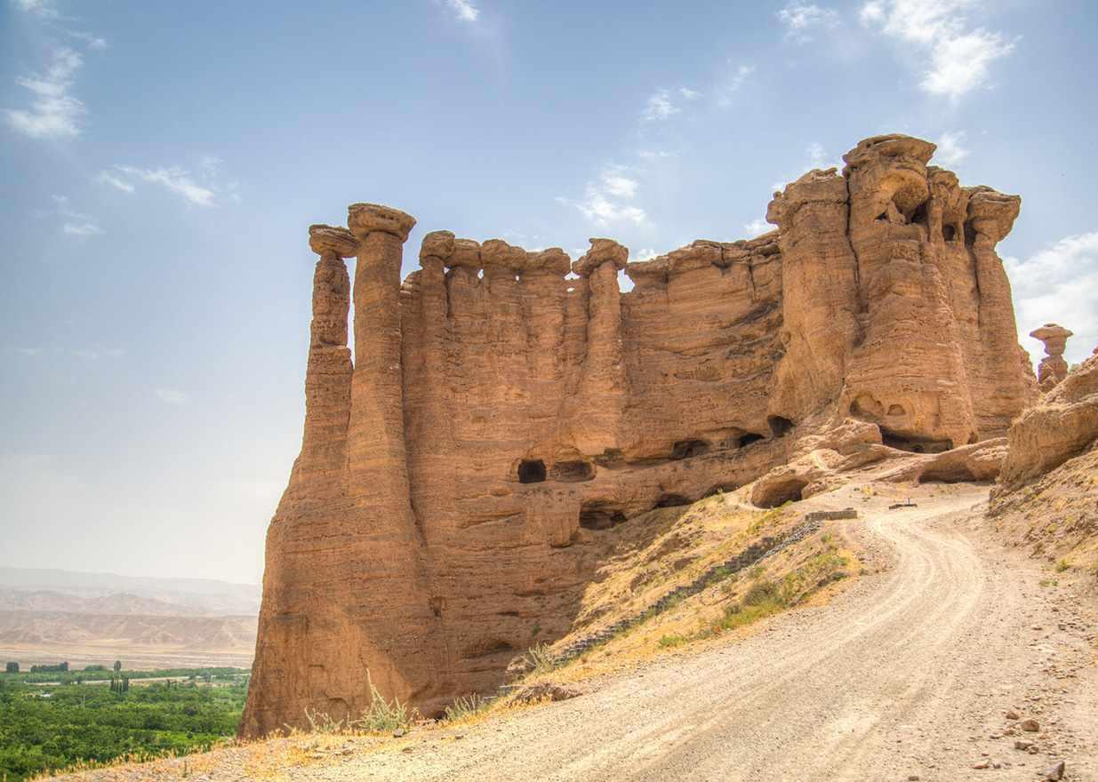 دود کش جن، بازی باد و خاک