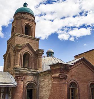 کلیسای کانتور، نگین سرخ محله پنبه ریسه