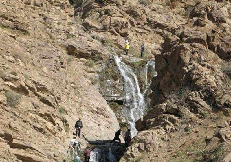 آبشار برگ جهان