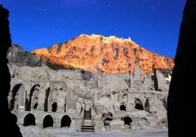 کوه خواجه، تخت جمشید خشتی ایران