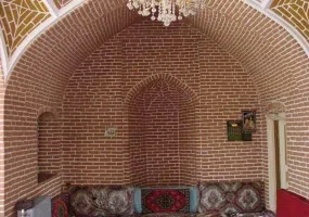 آرامگاه شیخ محمود شبستری