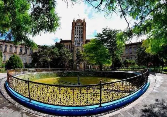 کاخ موزه شهرداری تبریز، کاخی در شهر نخستین ها