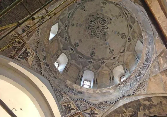 کلیسای سن استپانوس جلفا، عبادتگاهی زیبا در قلب کوهستان