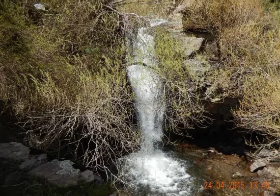 آبشار دگاهی، آبشاری در دل کوهستان