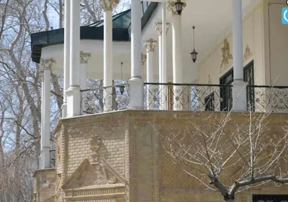 کوشک احمد شاهی تهران، عمارتی با شکوه