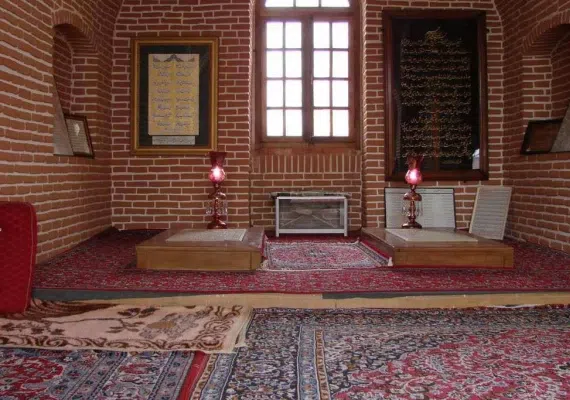 آرامگاه شیخ محمود شبستری