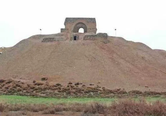 تپه میل، آتشکده بهرام گور