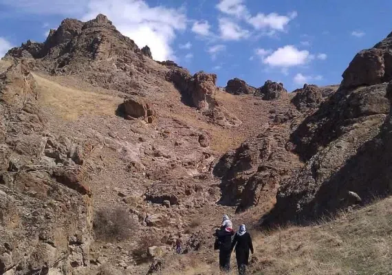 سنگ نبشته رازلیق سراب، یادگاری چند هزار ساله