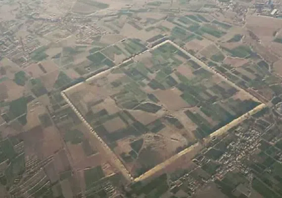قلعه بی مانند خشت خام ایرج