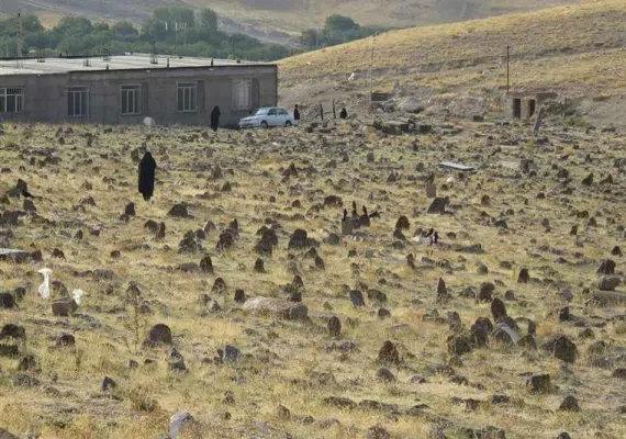 قبرستان تاریخی پینه شلوار، گورستان شادباد مشایخ