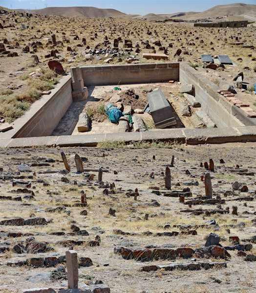 قبرستان تاریخی پینه شلوار، گورستان شادباد مشایخ