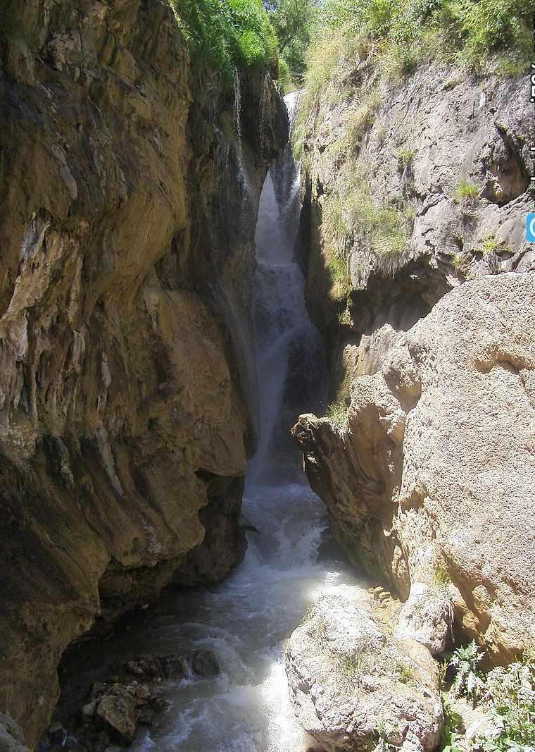 آبشار گل آخور ورزقان