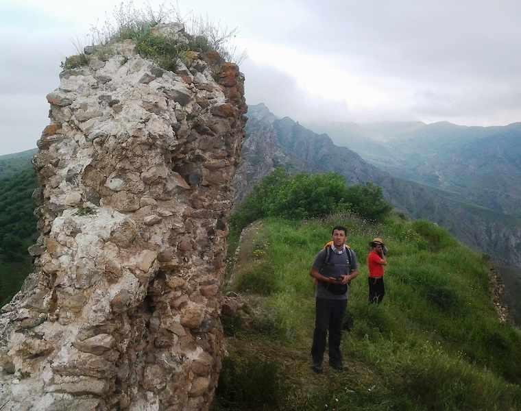 قلعه آوارسین خداآفرین