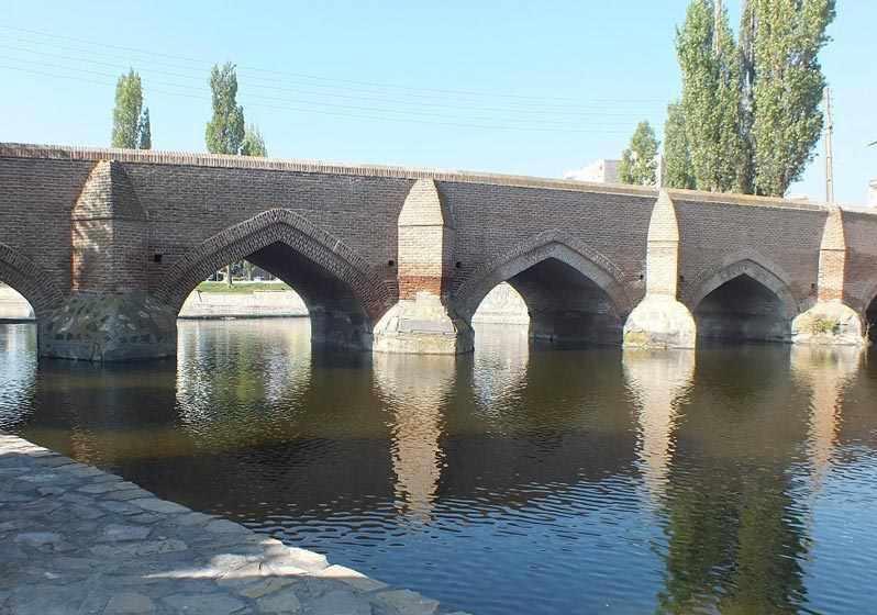 پل پنج چشمه( بش گوزلی کورپی) بناب